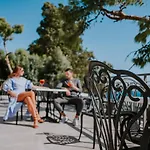 Otel Pefkaki Boutique Loutráki