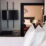 Pefkaki Boutique
