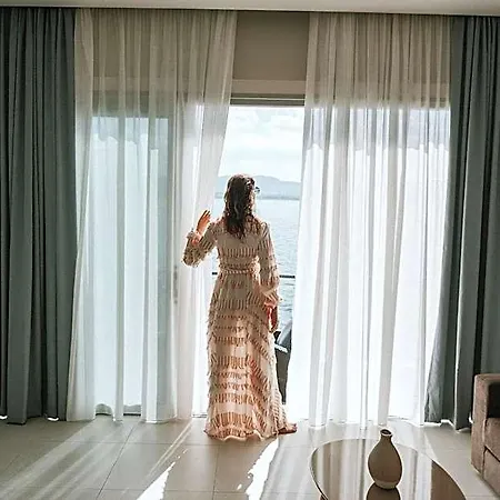 Pefkaki Boutique 4* 루트라키