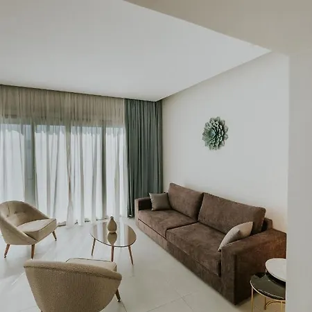 Pefkaki Boutique 4* Лоутраки