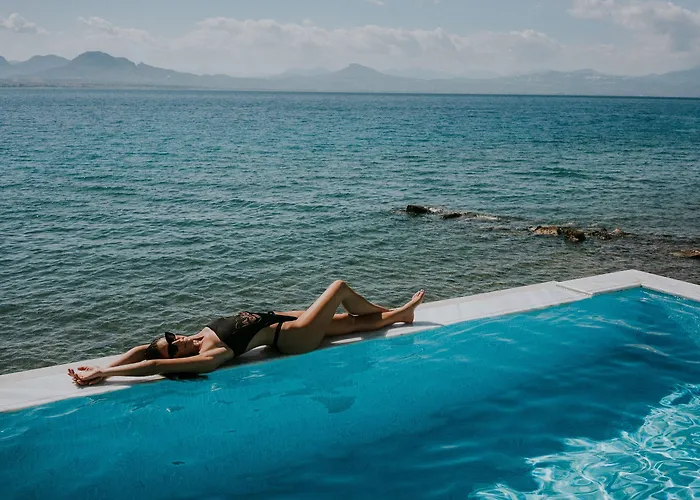 Ξενοδοχείο Pefkaki Boutique 4*