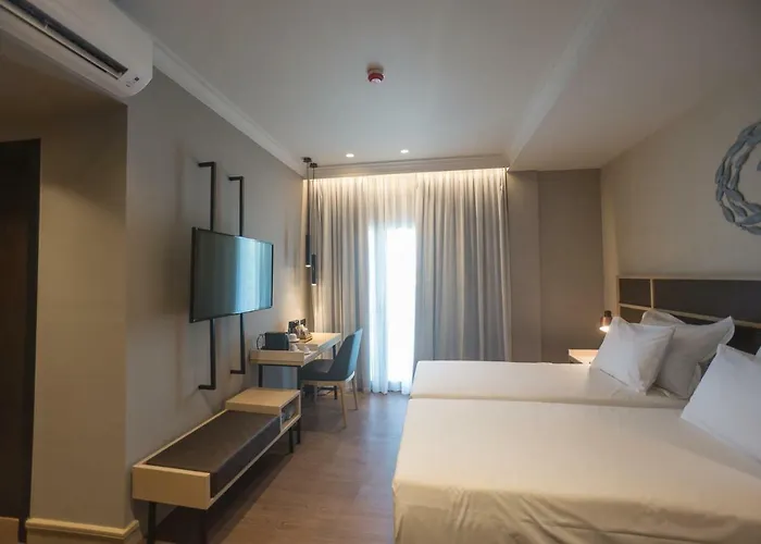 Pefkaki Boutique 4* Λουτράκι