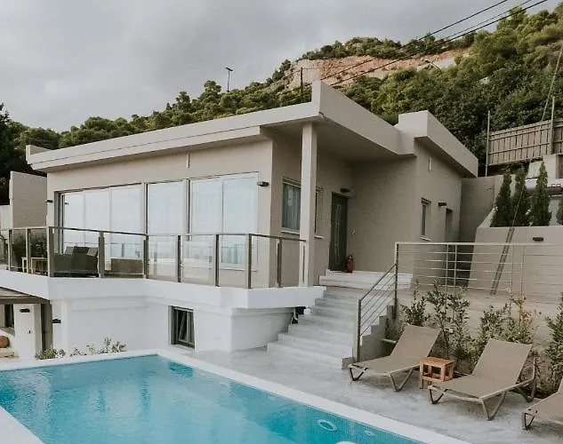 Pefkaki Boutique Loutraki (Corinthia)