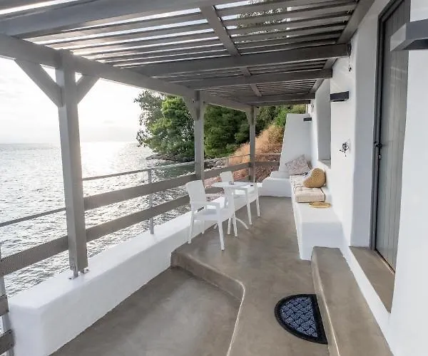 Pefkaki Boutique Loutraki (Corinthia)