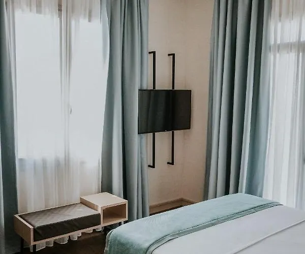 Pefkaki Boutique Λουτράκι