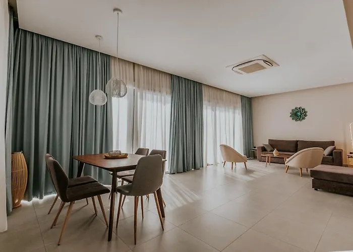 Pefkaki Boutique מלון 4*